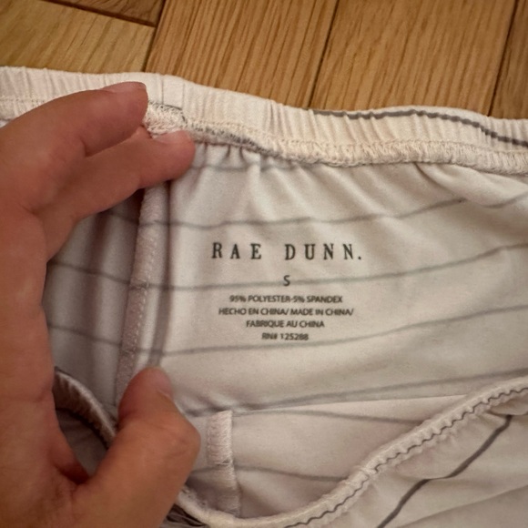 shorts - Picture 2 of 3